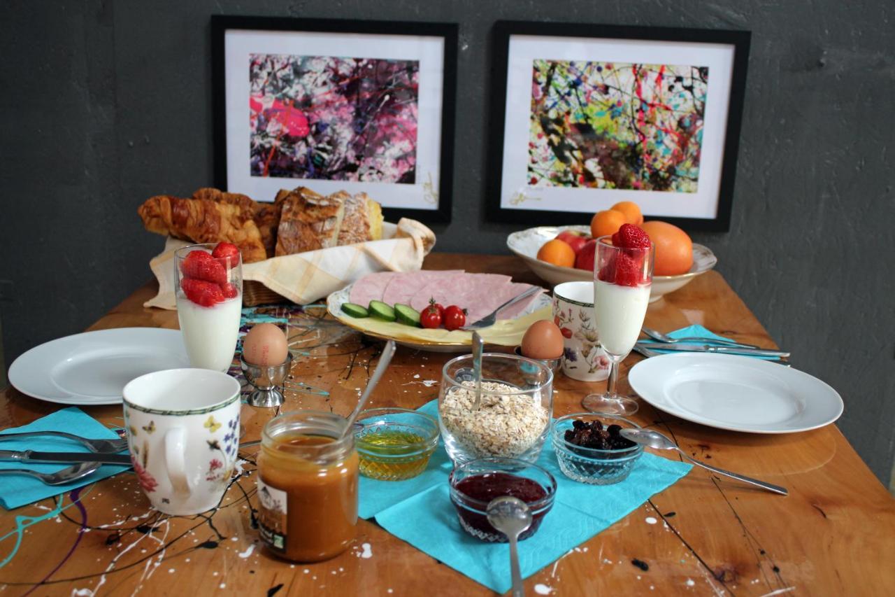 Bnb Maison D'Art Breakfast In The Art Gallery Ploubazlanec Esterno foto